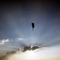 Abendflug mit dem Gleitschirm :: © Robert Blum