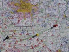 Immer schön Abstand halten zum Luftraum Charlie :: &copy; Martin Speis